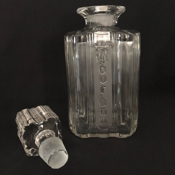 BOURBON Decanter & Shot Glasses Vintage Heavy Clear Glass Embossed Etched - Picture 4 of 10